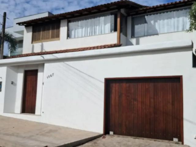Casa / Sobrado para Venda em Guarapari/ES Itapebussu 4 Quartos
