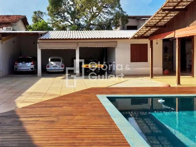 Casa / Sobrado para Venda em Guarapari/ES Itapebussu 4 Quartos