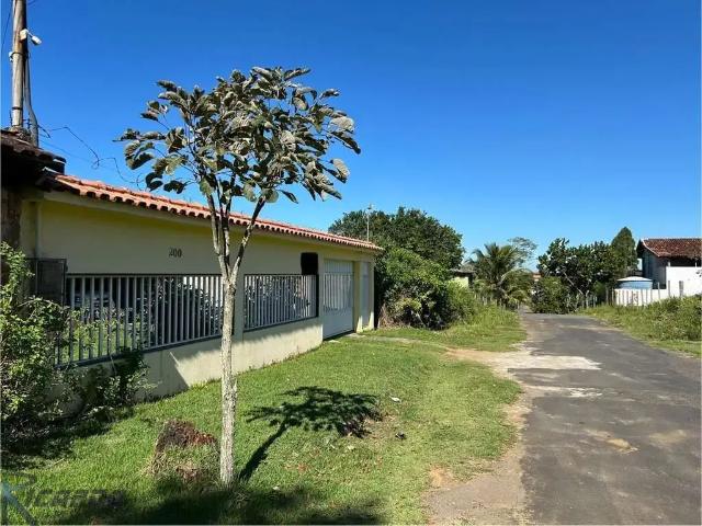 Casa / Sobrado para Venda em Guarapari/ES Meaípe 3 Quartos