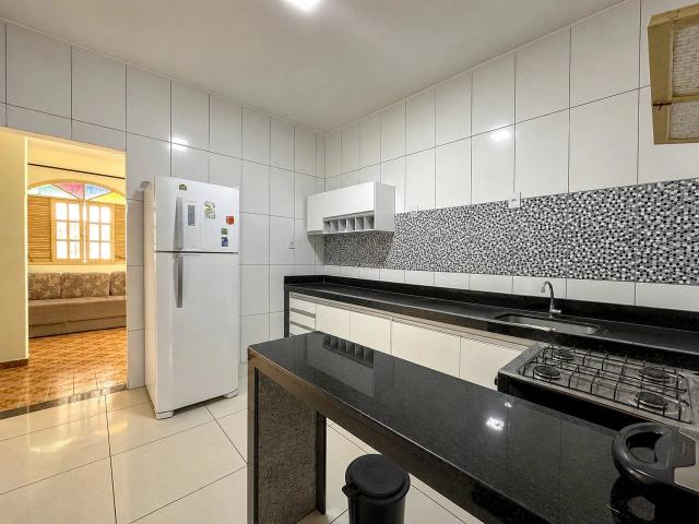 Casa / Sobrado para Venda em Guarapari/ES Muquiçaba 2 Quartos