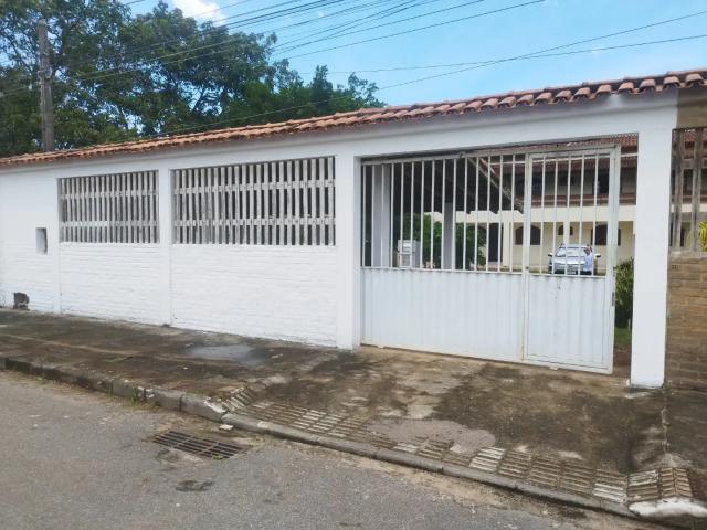 Casa / Sobrado para Venda em Guarapari/ES Santa Mônica 3 Quartos