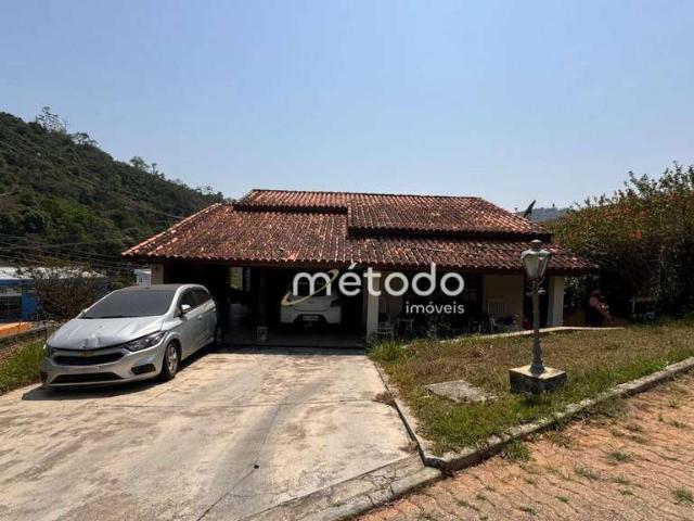 Casa / Sobrado para Venda em Guararema/SP Centro 3 Quartos