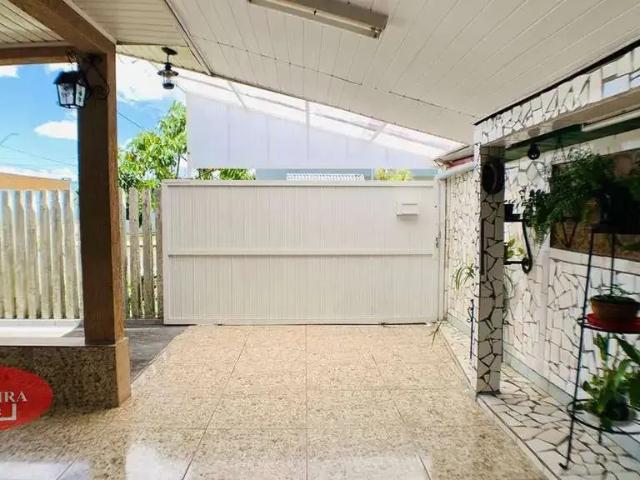 Casa / Sobrado para Venda em Guaratuba/PR Centro 3 Quartos
