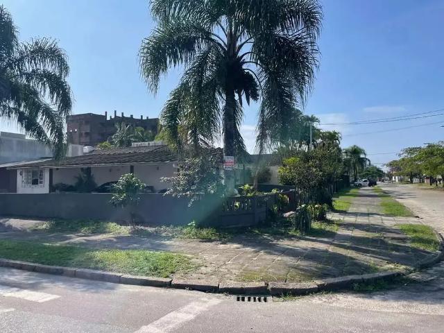 Casa / Sobrado para Venda em Guaratuba/PR Centro 2 Quartos
