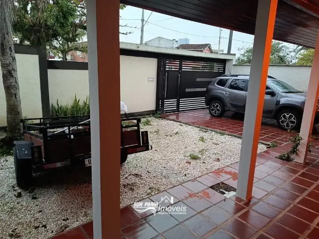 Casa / Sobrado para Venda em Guaratuba/PR Centro 4 Quartos