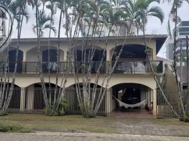 Casa / Sobrado para Venda em Guaratuba/PR Centro 5 Quartos