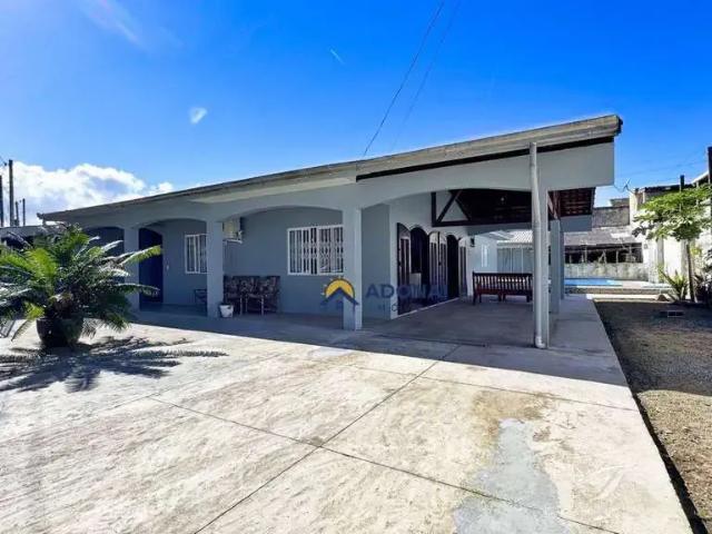 Casa / Sobrado para Venda em Guaratuba/PR Centro 6 Quartos