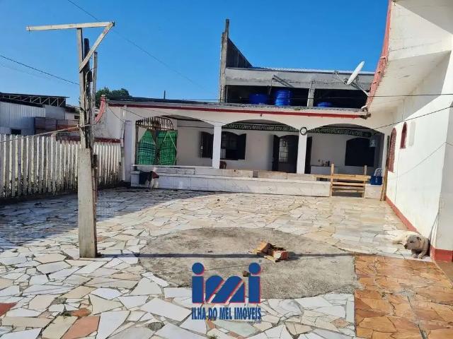 Casa / Sobrado para Venda em Guaratuba/PR Piçarras 5 Quartos