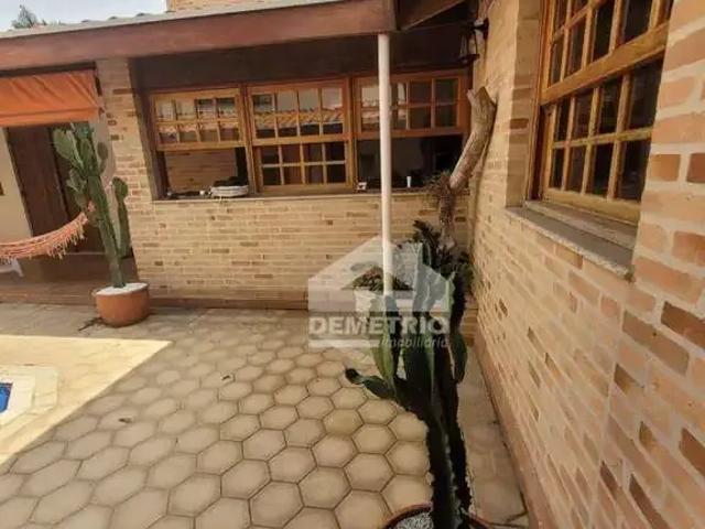 Casa / Sobrado para Venda em Guaratinguetá/SP Internacional Park 4 Quartos
