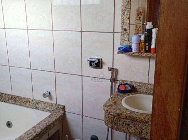 Casa / Sobrado para Venda em Guaratinguetá/SP Jardim Esperança 4 Quartos