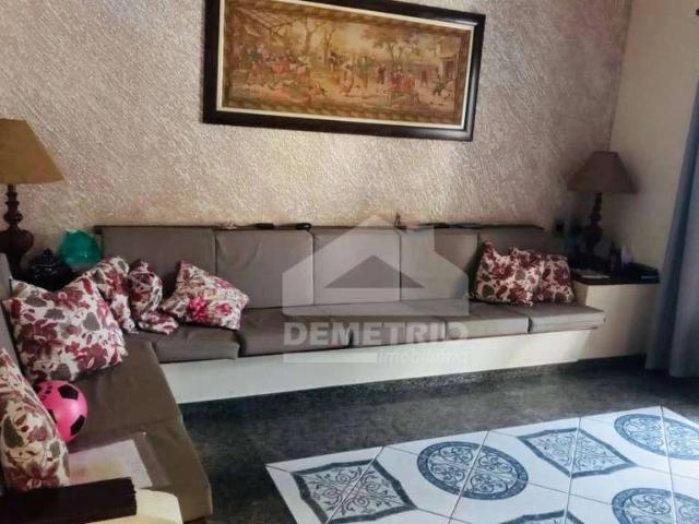 Casa / Sobrado para Venda em Guaratinguetá/SP Vila Paraiba 4 Quartos