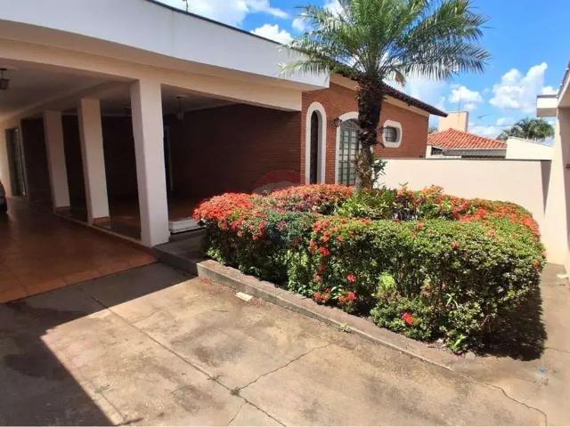 Casa / Sobrado para Venda em Guariba/SP Centro 3 Quartos