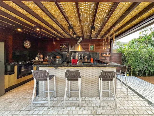 Casa / Sobrado para Venda em Guarujá/SP Enseada 5 Quartos