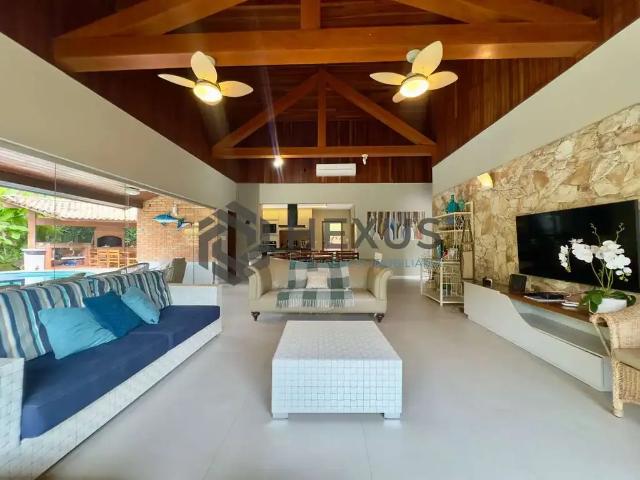 Casa / Sobrado para Venda em Guarujá/SP Enseada 5 Quartos