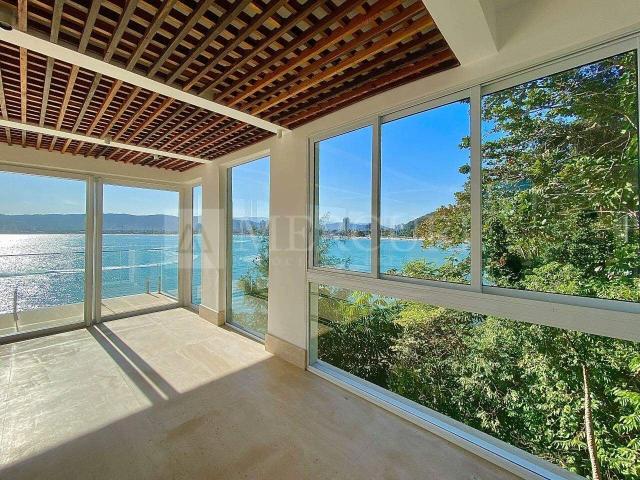 Casa / Sobrado para Venda em Guarujá/SP Enseada 3 Quartos