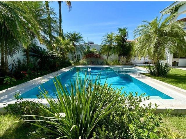 Casa / Sobrado para Venda em Guarujá/SP Jardim Virgínia 5 Quartos