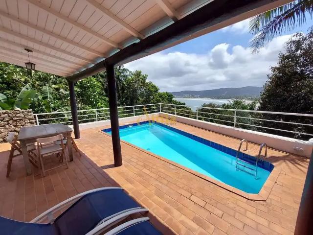 Casa / Sobrado para Venda em Guarujá/SP Península 4 Quartos