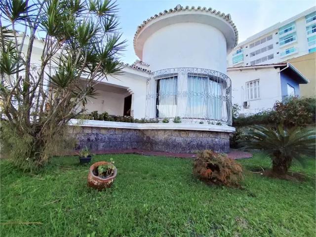 Casa / Sobrado para Venda em Guarujá/SP Pitangueiras 4 Quartos