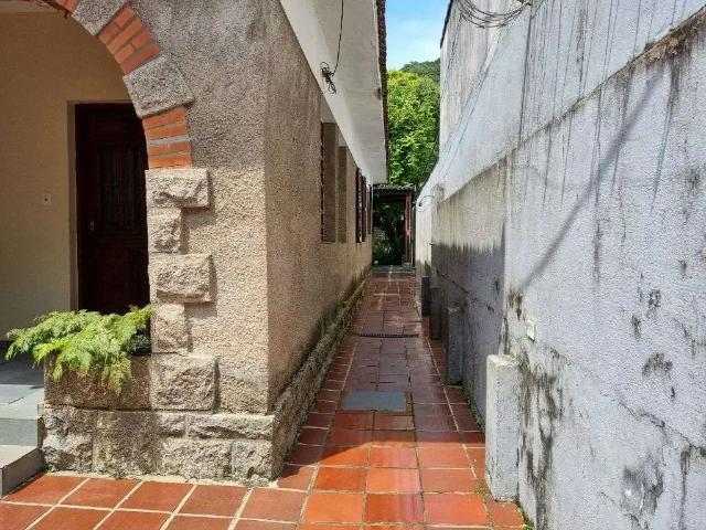 Casa / Sobrado para Venda em Guarujá/SP Pitangueiras 4 Quartos