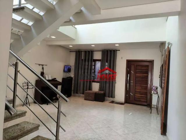 Casa / Sobrado para Venda em Guarulhos/SP Vila Nova Bonsucesso 4 Quartos