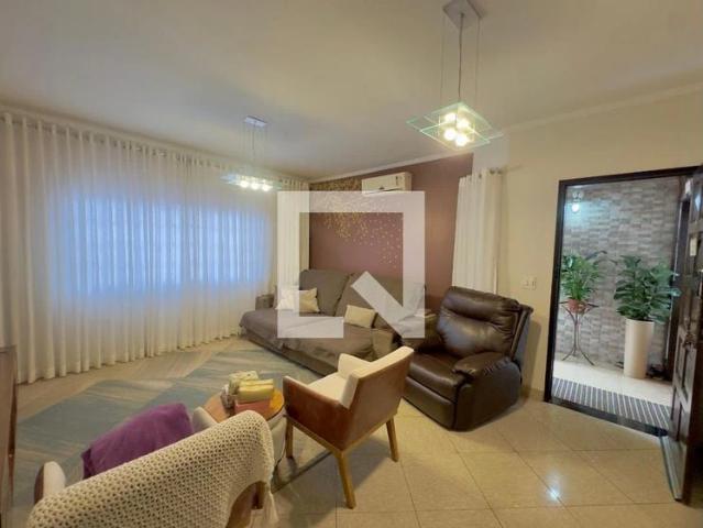 Casa / Sobrado para Venda em Guarulhos/SP Jardim Cocaia 3 Quartos