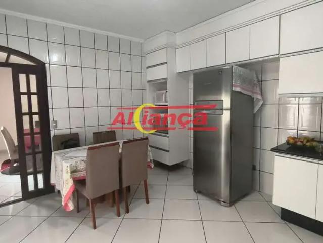 Casa / Sobrado para Venda em Guarulhos/SP Jardim Álamo 4 Quartos