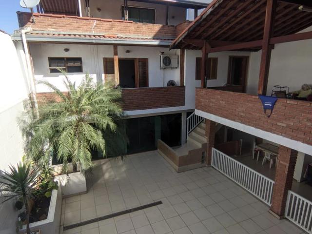 Casa / Sobrado para Venda em Guarulhos/SP Jardim Santa Mena 4 Quartos