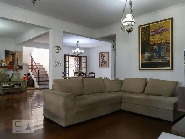 Casa / Sobrado para Venda em Guarulhos/SP Picanço 4 Quartos