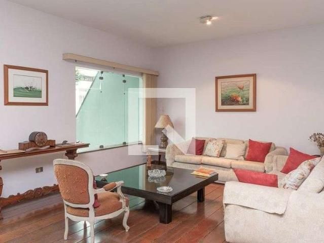 Casa / Sobrado para Venda em Guarulhos/SP Picanço 5 Quartos