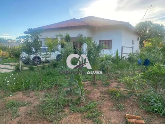 Casa / Sobrado para Venda em Hidrolândia/GO Centro 4 Quartos