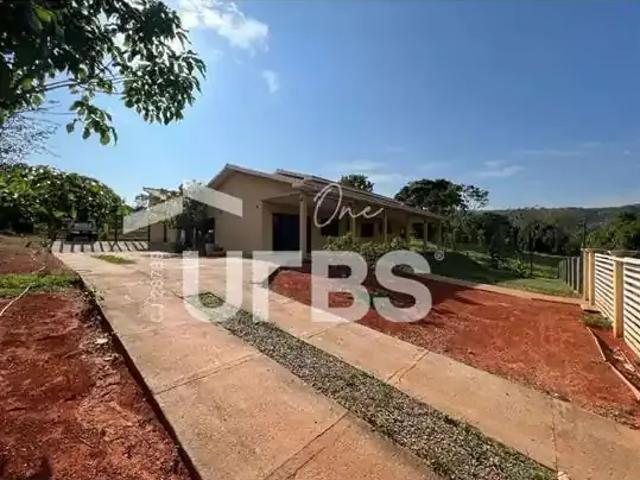 Casa / Sobrado para Venda em Hidrolândia/GO Condomínio Águas da Serra 5 Quartos