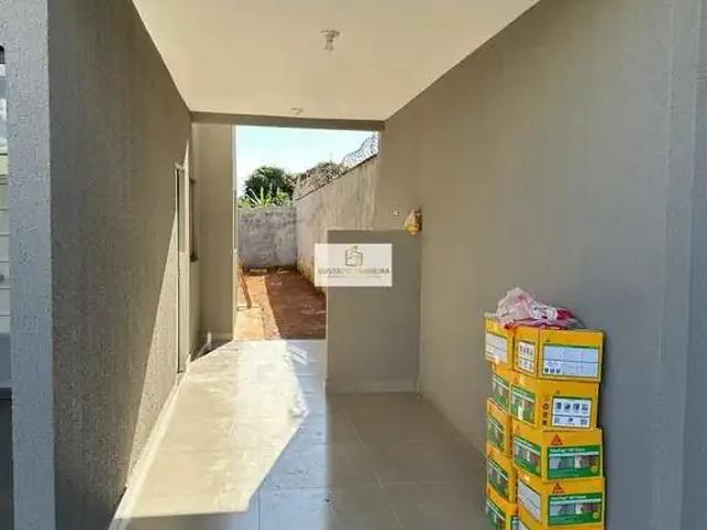 Casa / Sobrado para Venda em Hidrolândia/GO Jardim Garavelo Sul 2 Quartos