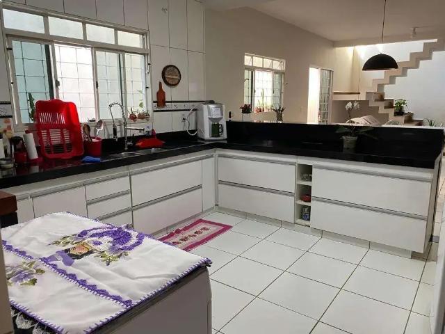 Casa / Sobrado para Venda em Hortolândia/SP Jardim Interlagos 4 Quartos