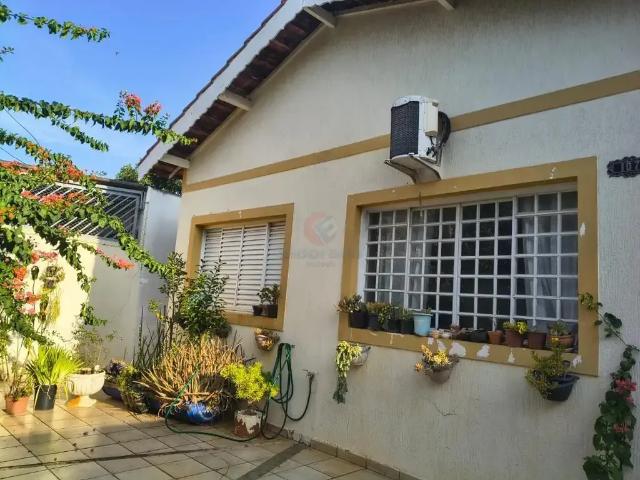 Casa / Sobrado para Venda em Hortolândia/SP Loteamento Remanso Campineiro 4 Quartos