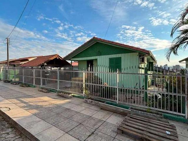Casa / Sobrado para Venda em Içara/SC Presidente Vargas 4 Quartos