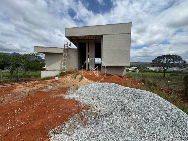 Casa / Sobrado para Venda em Igarapé/MG Condomínio Gran Royalle 4 Quartos