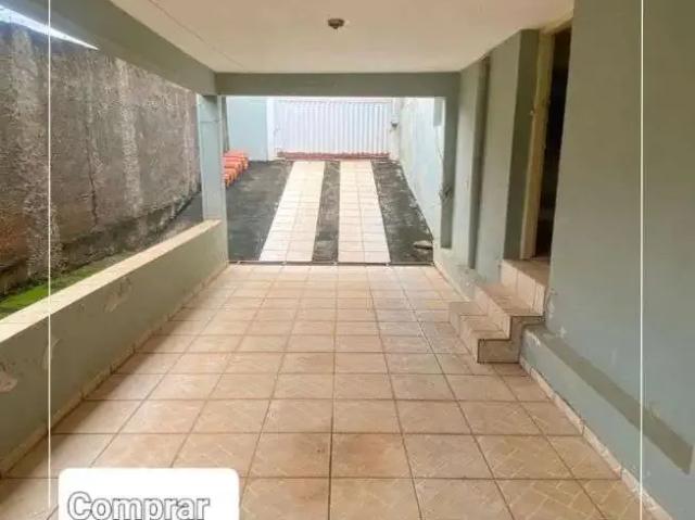 Casa / Sobrado para Venda em Iguatama/MG Centro 3 Quartos
