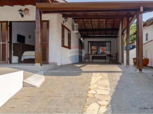 Casa / Sobrado para Venda em Ilhabela/SP Barra Velha 4 Quartos