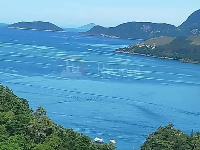 Casa / Sobrado para Venda em Ilhabela/SP Piúva 6 Quartos