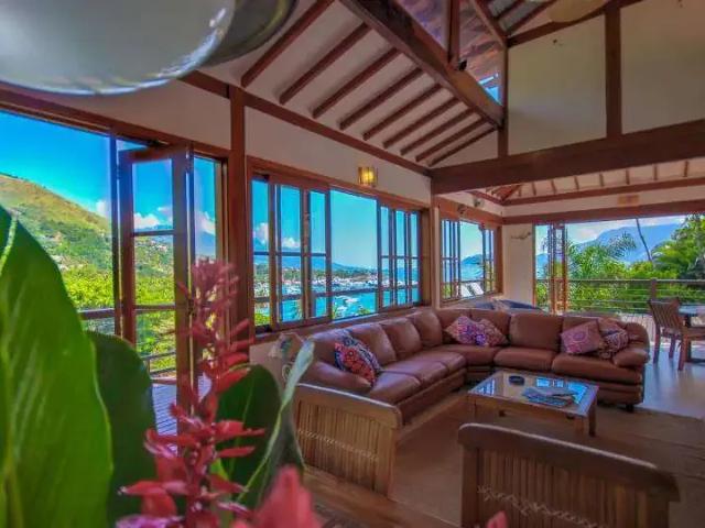 Casa / Sobrado para Venda em Ilhabela/SP Santa Tereza 8 Quartos
