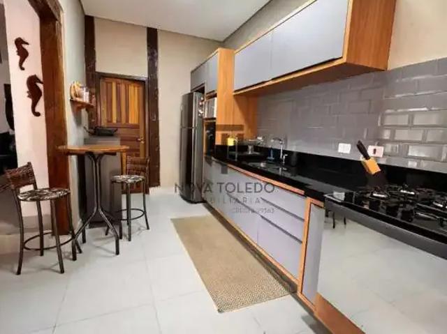 Casa / Sobrado para Venda em Ilhabela/SP Veloso 3 Quartos