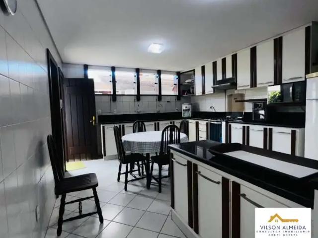 Casa / Sobrado para Venda em Ilhéus/BA São Francisco 4 Quartos