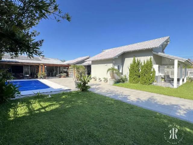 Casa / Sobrado para Venda em Imbé/RS Centro 4 Quartos