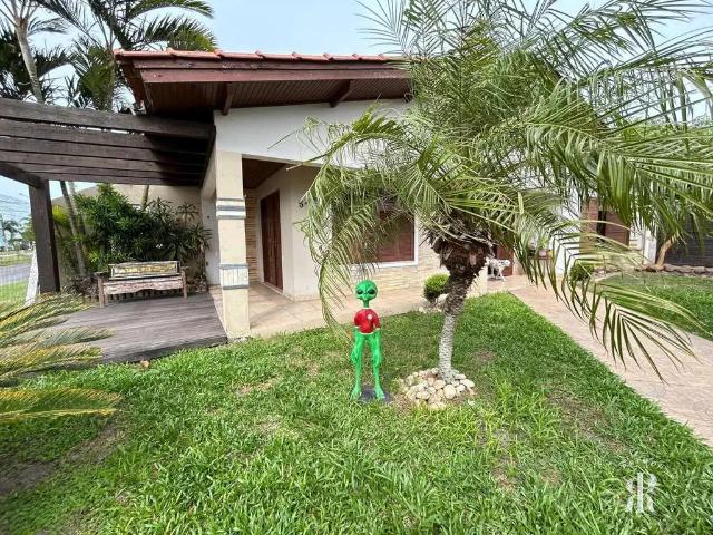 Casa / Sobrado para Venda em Imbé/RS Centro 4 Quartos