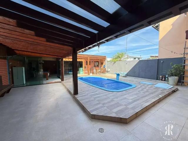 Casa / Sobrado para Venda em Imbé/RS Centro 4 Quartos