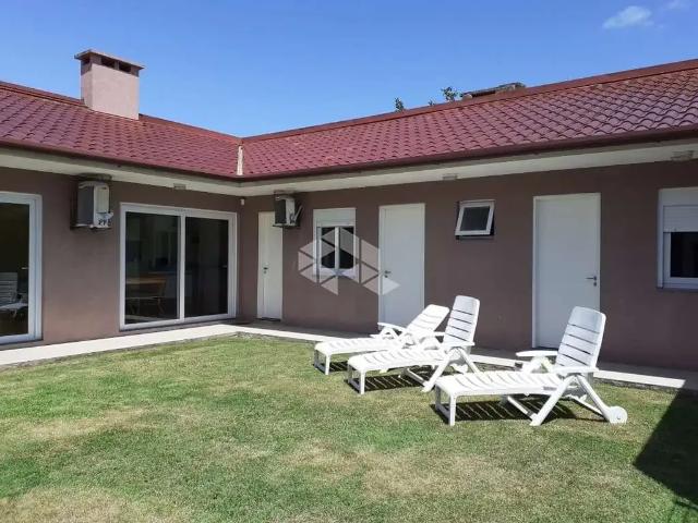 Casa / Sobrado para Venda em Imbé/RS Centro 5 Quartos
