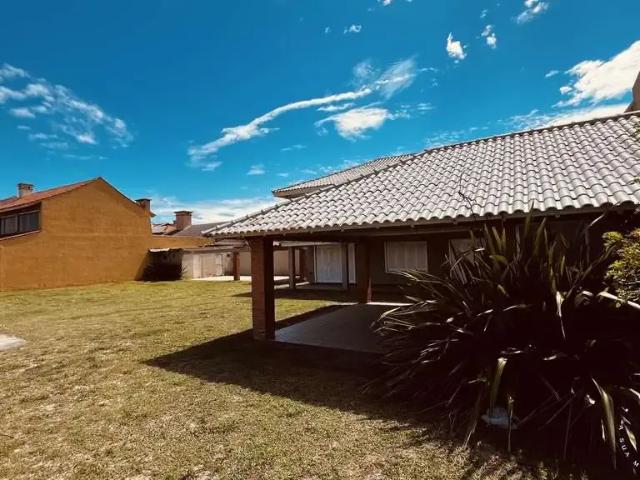 Casa / Sobrado para Venda em Imbé/RS Centro 5 Quartos