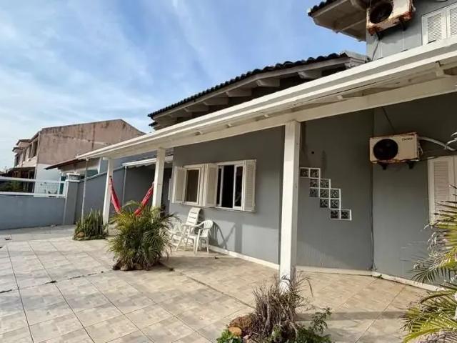 Casa / Sobrado para Venda em Imbé/RS Centro 5 Quartos