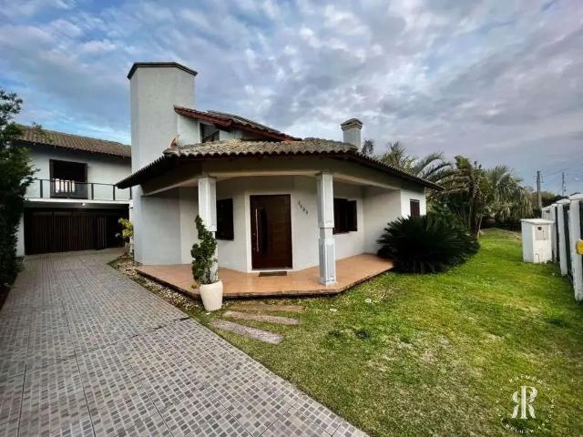 Casa / Sobrado para Venda em Imbé/RS Centro 5 Quartos