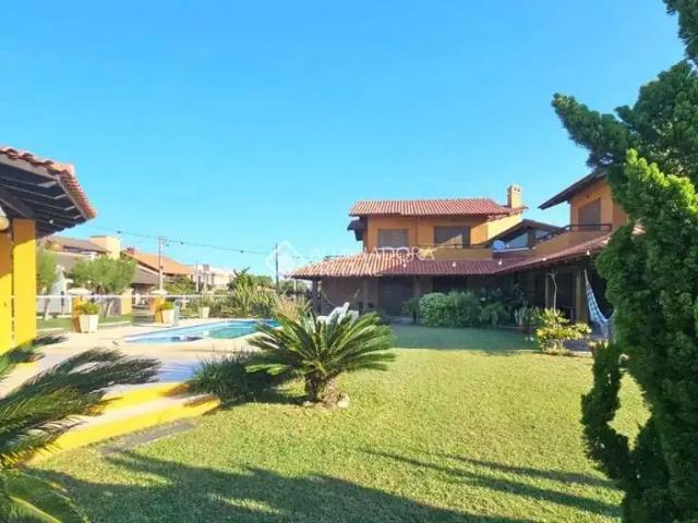 Casa / Sobrado para Venda em Imbé/RS Centro 6 Quartos